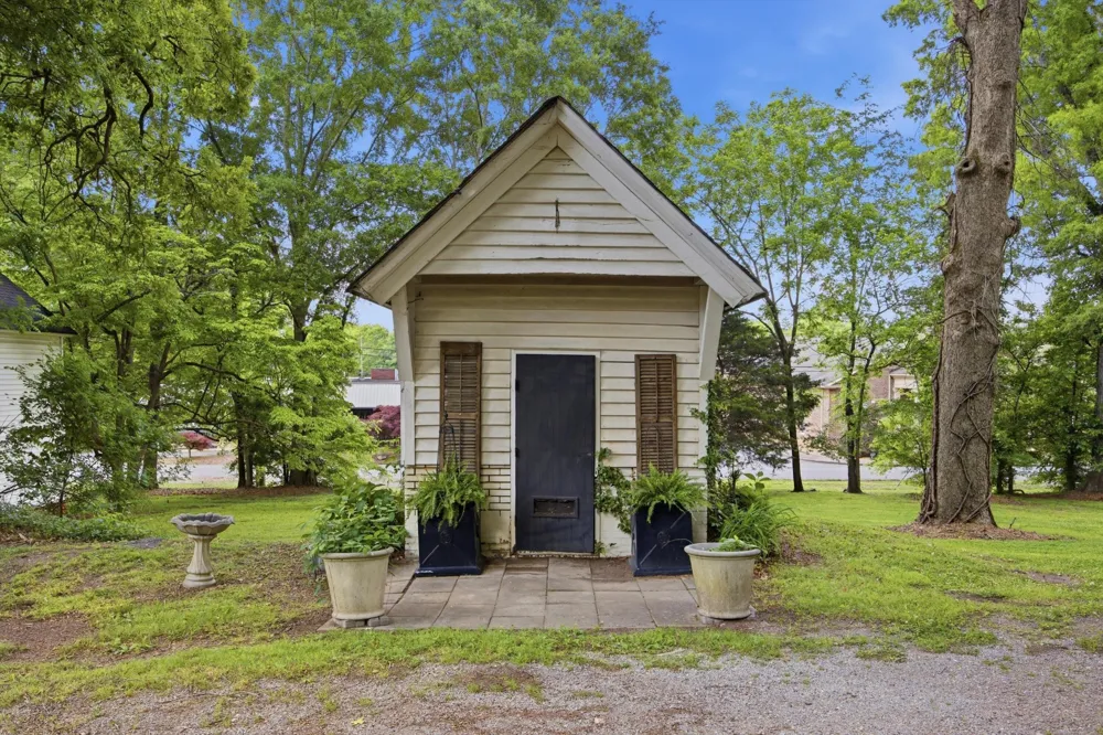 226 Lee Avenue Chickamauga, GA 30707