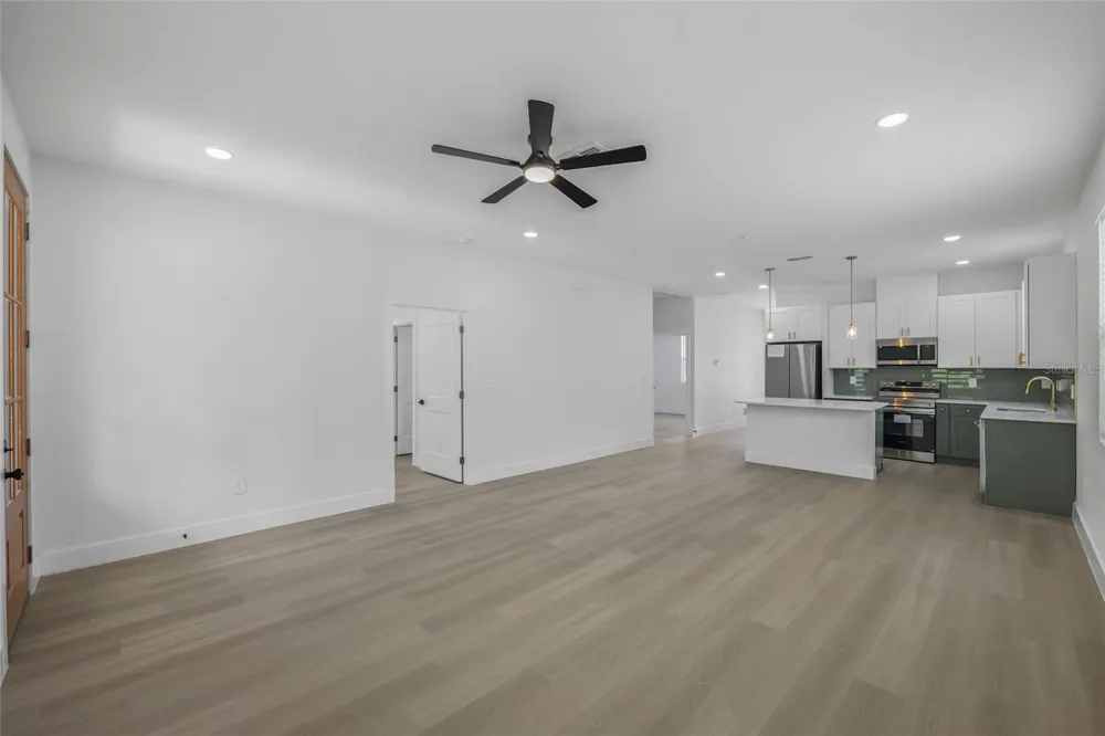 643 W 9TH STREET Lakeland, FL 33805