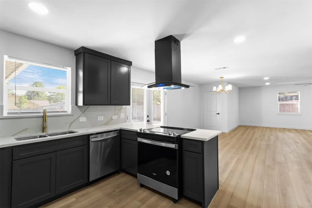 3022 Valwood Parkway Farmers Branch, TX 75234