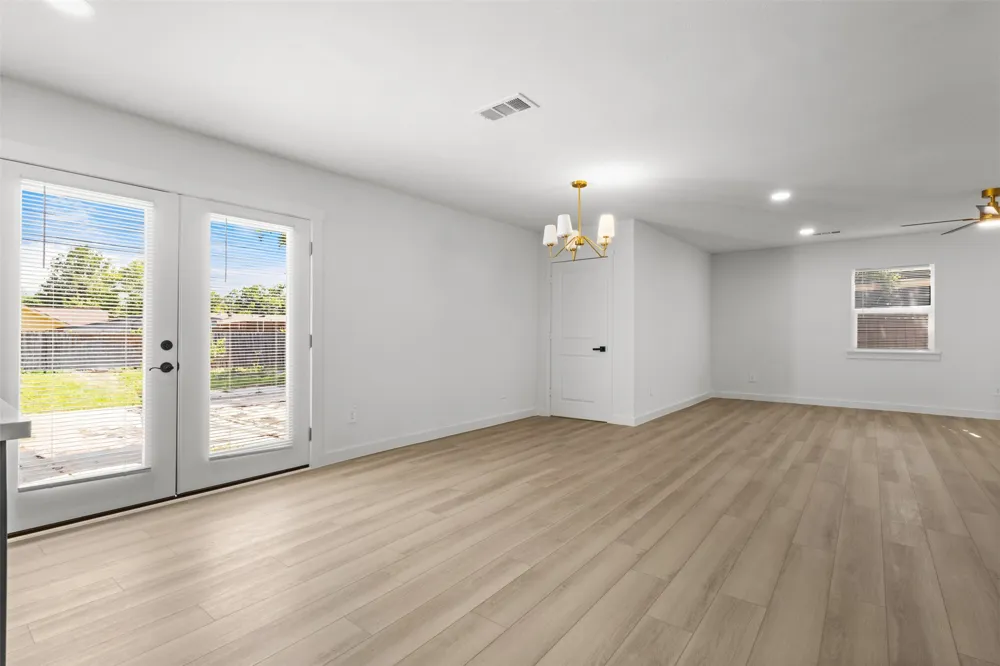 3022 Valwood Parkway Farmers Branch, TX 75234