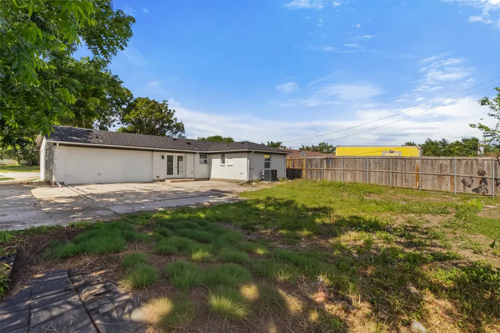 3022 Valwood Parkway Farmers Branch, TX 75234