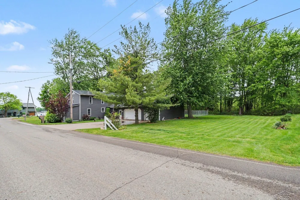 536 Warren Road Ovid Township, MI 49036