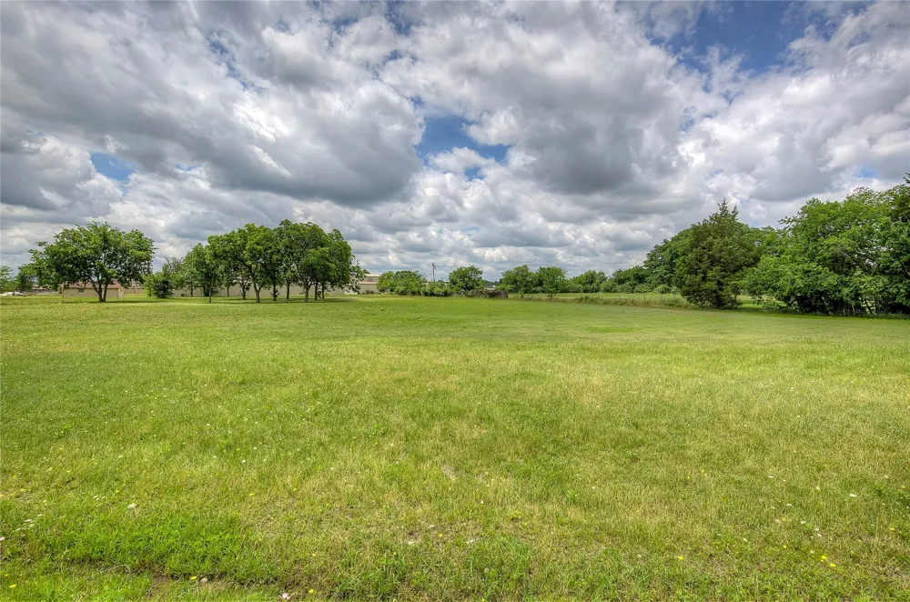 221 Maple Street Commerce, TX 75428