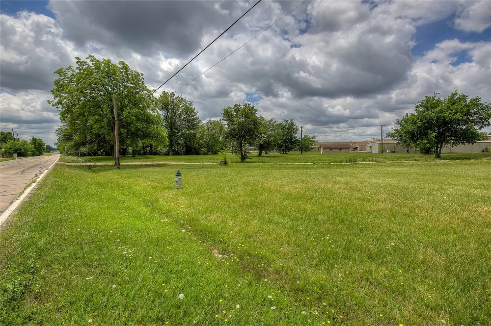 221 Maple Street Commerce, TX 75428