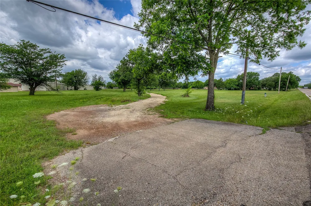 221 Maple Street Commerce, TX 75428