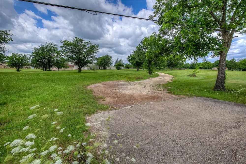 221 Maple Street Commerce, TX 75428