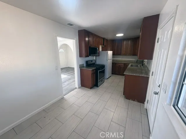 45320 Kingtree Lancaster, CA 93534