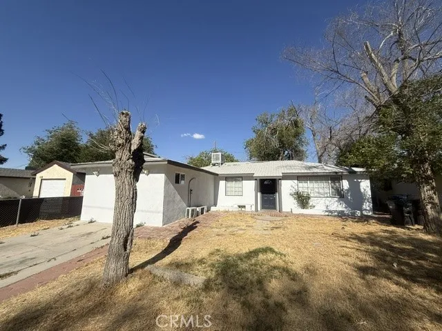 45320 Kingtree Lancaster, CA 93534