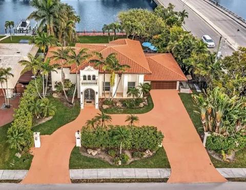 900 Diplomat Pkwy