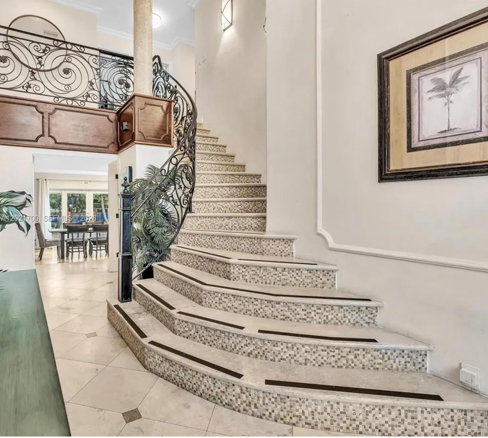 900 Diplomat Pkwy Hallandale Beach, FL 33009