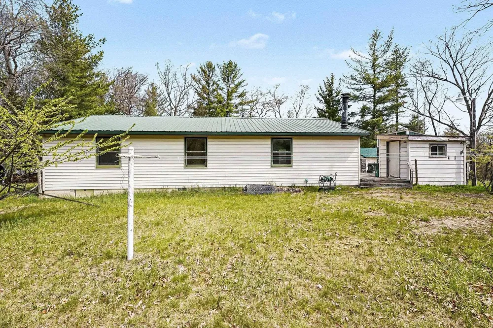6595 Wickert Road Plainfield Township, MI 48739
