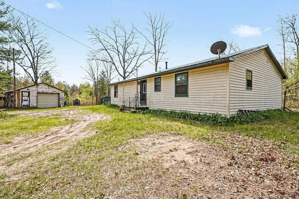 6595 Wickert Road Plainfield Township, MI 48739