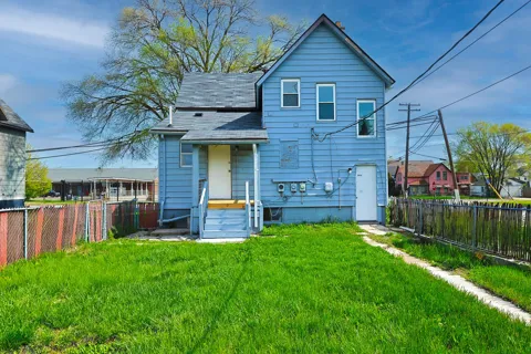 28 E Henry Street