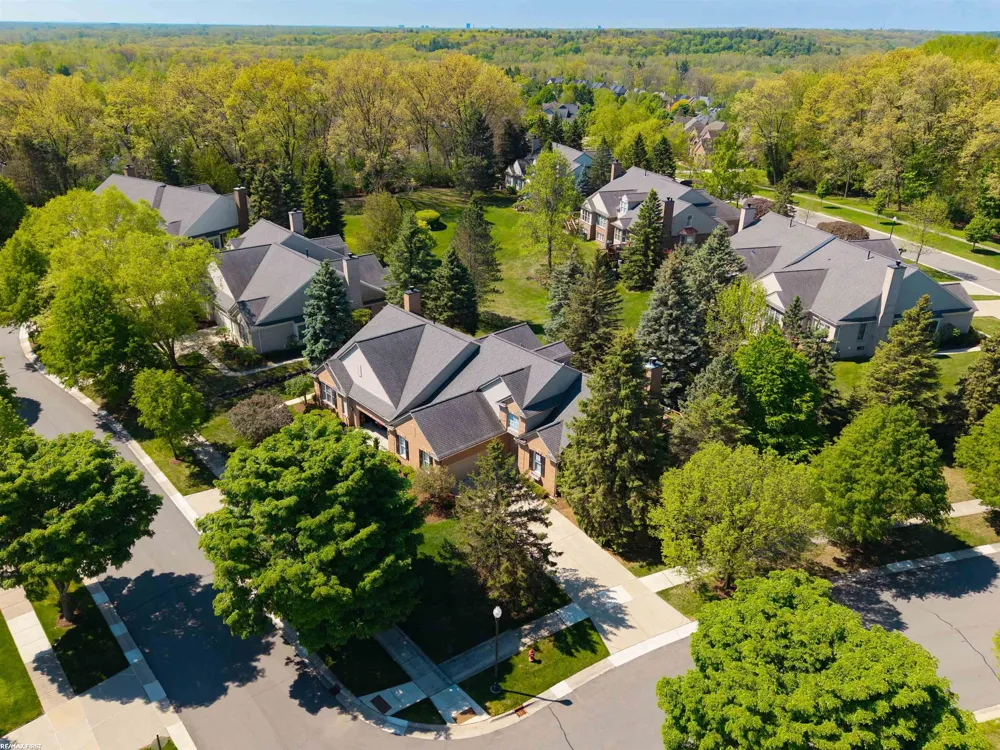 1368 Rock Valley Drive Rochester City, MI 48307
