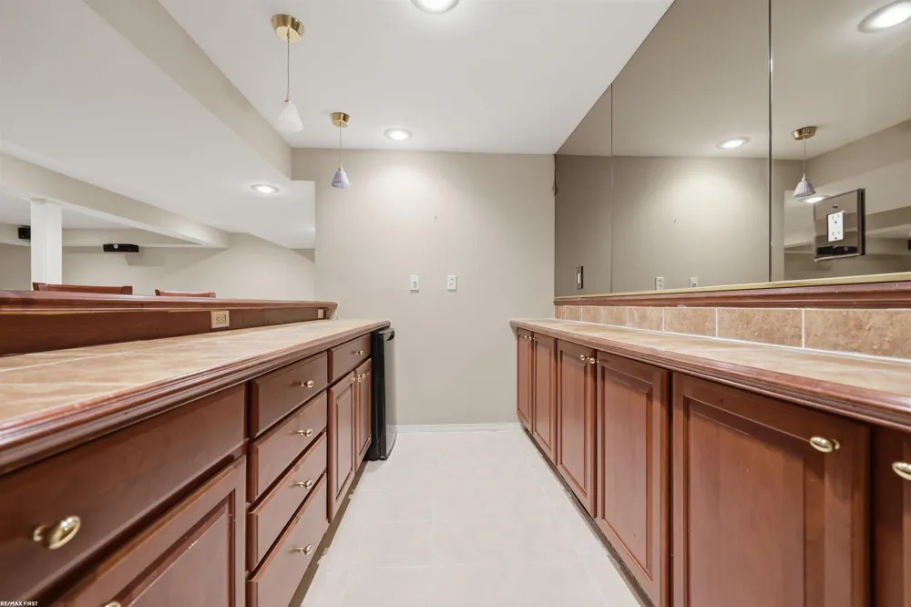 1368 Rock Valley Drive Rochester City, MI 48307
