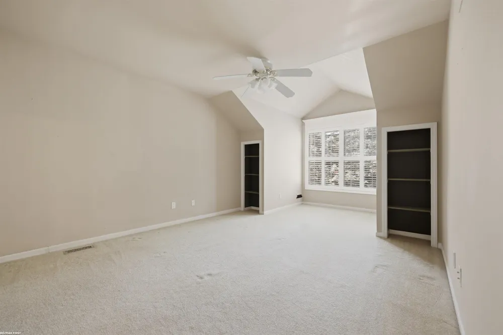 1368 Rock Valley Drive Rochester City, MI 48307