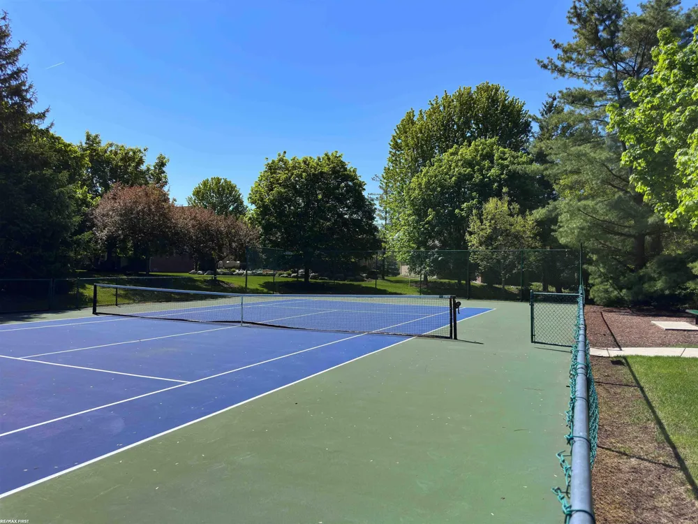 1368 Rock Valley Drive Rochester City, MI 48307