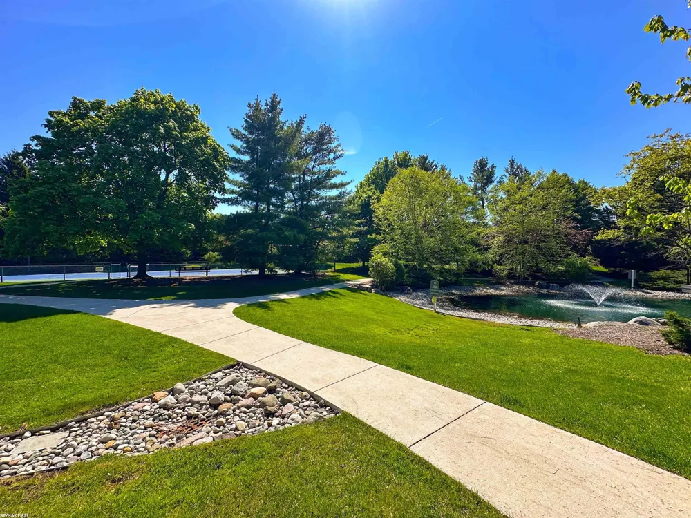 1368 Rock Valley Drive Rochester City, MI 48307