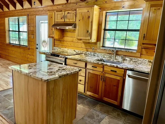 717 private road 6665 Mineola, TX 75773