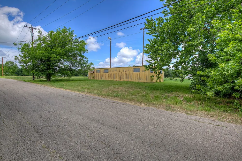 414 Neal Street Commerce, TX 75428