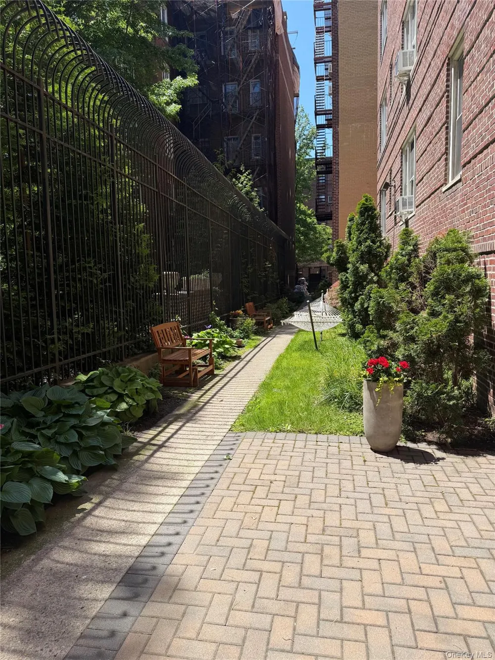 76-12 35th Avenue #5k Jackson Heights, NY 11372