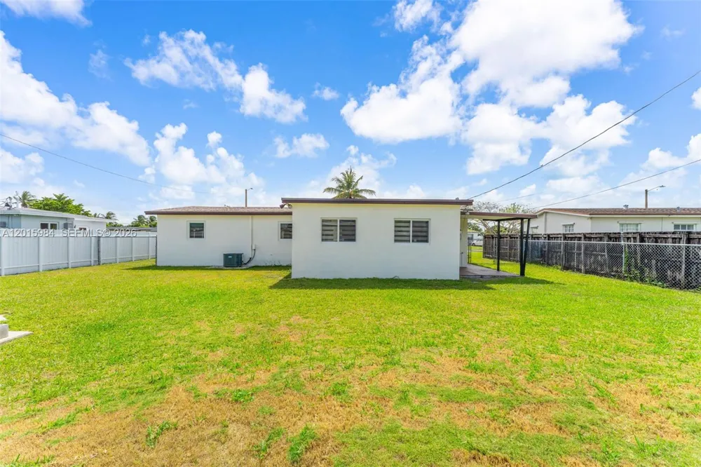4211 SW 97th Pl Miami, FL 33165