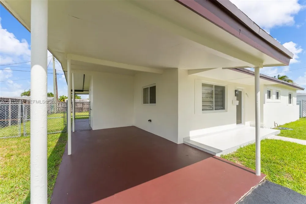 4211 SW 97th Pl Miami, FL 33165