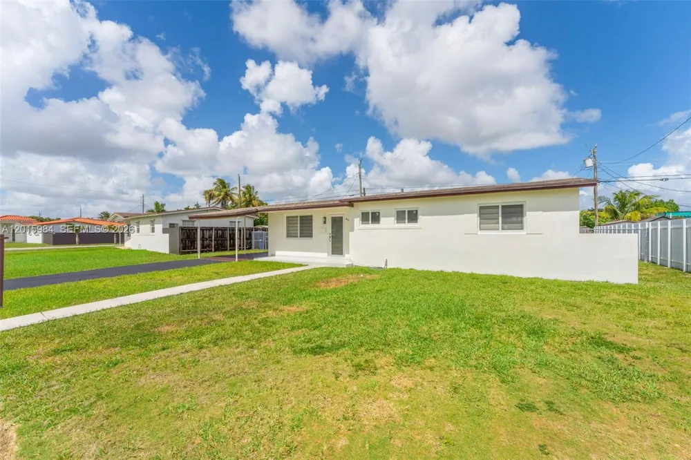 4211 SW 97th Pl Miami, FL 33165