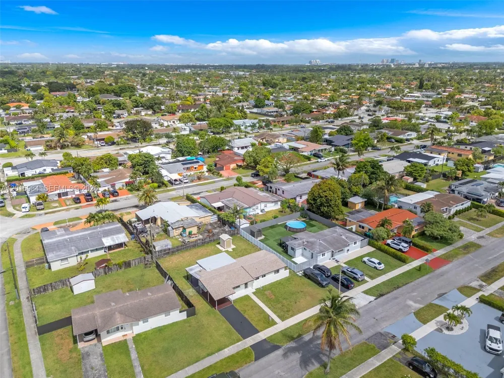 4211 SW 97th Pl Miami, FL 33165