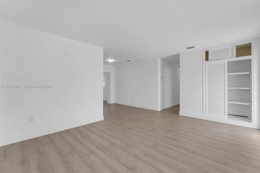 4211 SW 97th Pl Miami, FL 33165