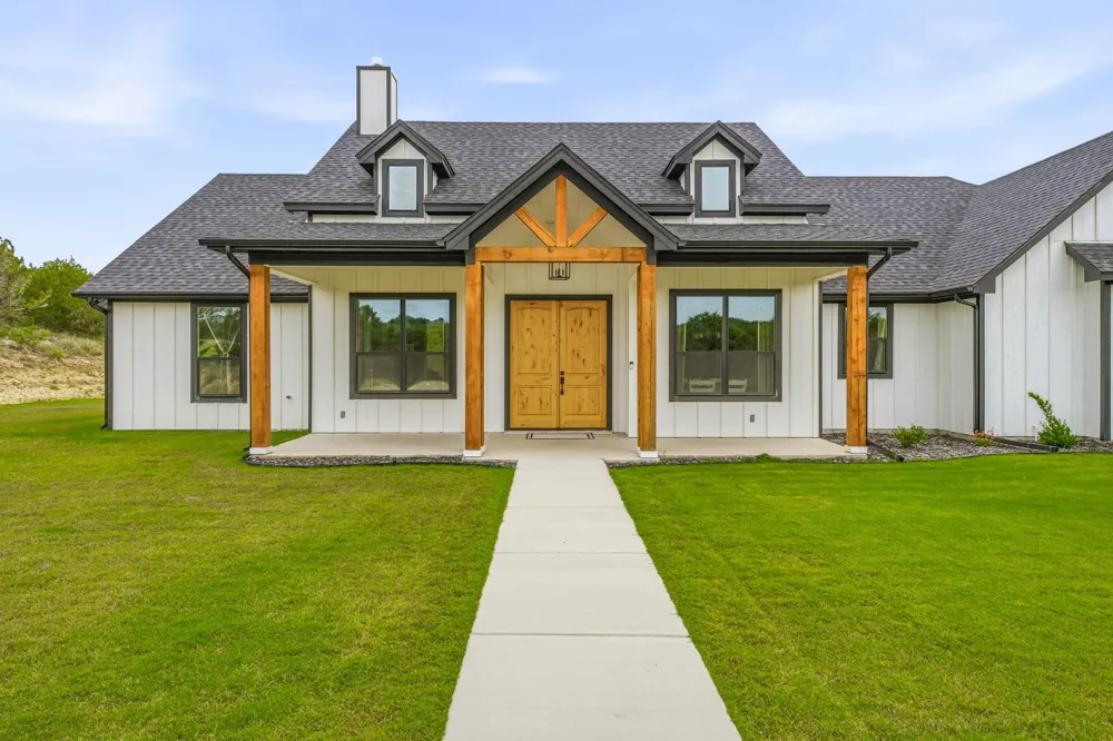2025 Schooner Way Bluff Dale, TX 76433