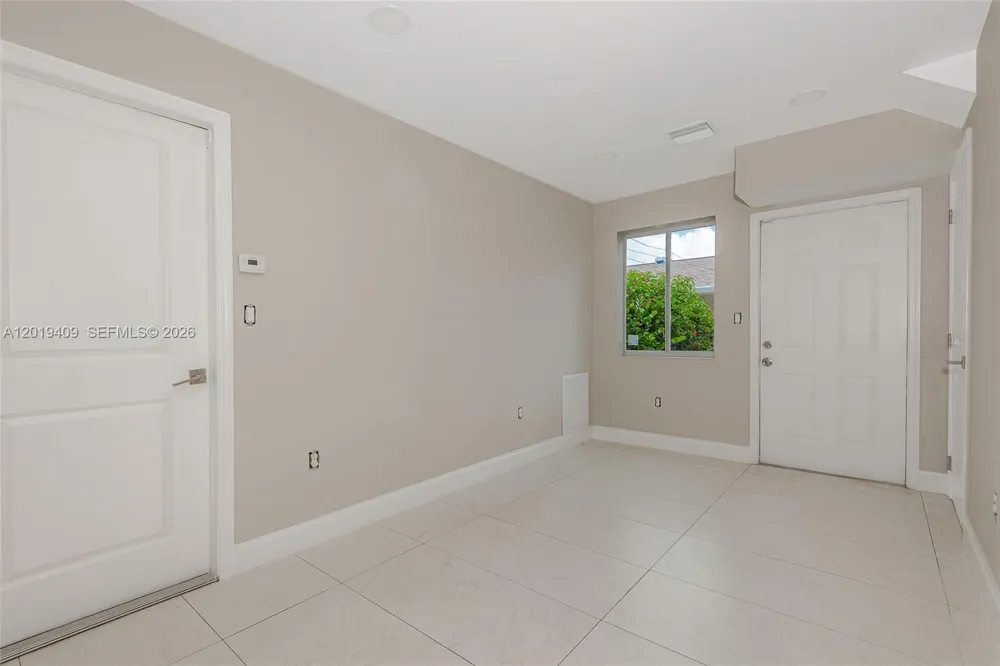 811 NW 3rd Ave Fort Lauderdale, FL 33311