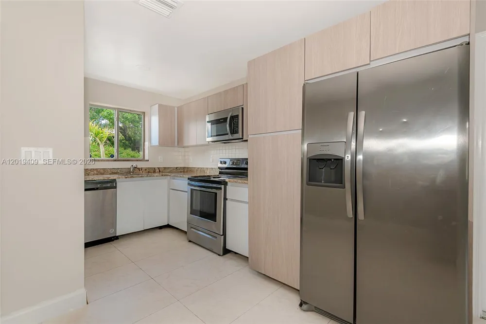 811 NW 3rd Ave Fort Lauderdale, FL 33311