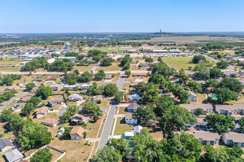 713 GREENLEAF LANE Lake Wales, FL 33853