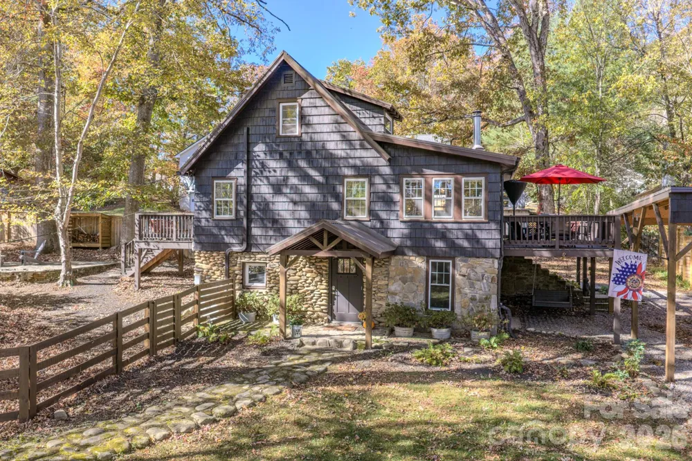 597 Tomahawk Avenue Black Mountain, NC 28711