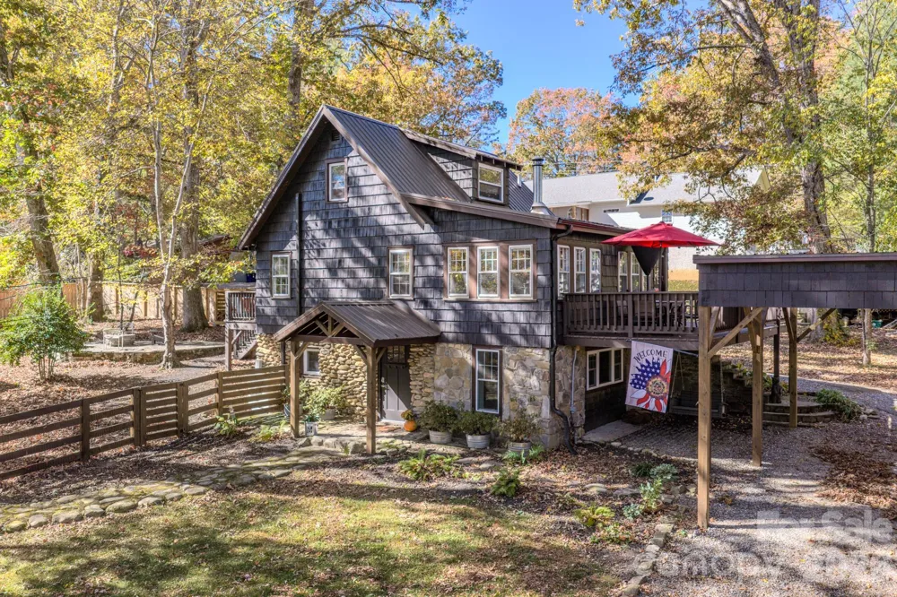 597 Tomahawk Avenue Black Mountain, NC 28711