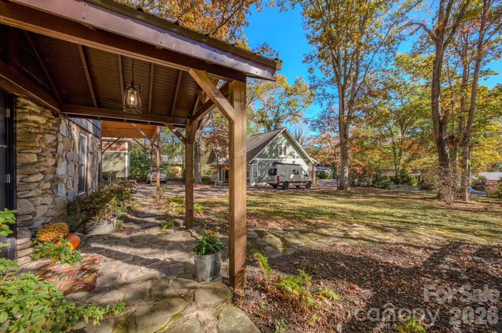 597 Tomahawk Avenue Black Mountain, NC 28711