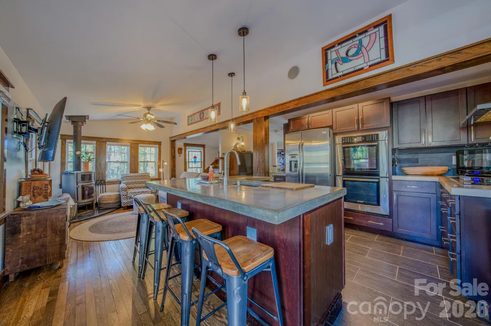 597 Tomahawk Avenue Black Mountain, NC 28711