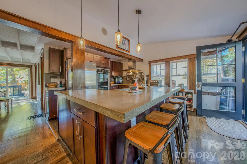 597 Tomahawk Avenue Black Mountain, NC 28711