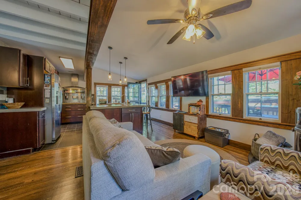 597 Tomahawk Avenue Black Mountain, NC 28711