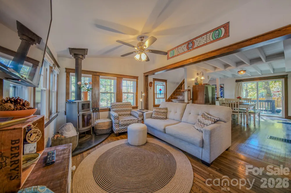 597 Tomahawk Avenue Black Mountain, NC 28711