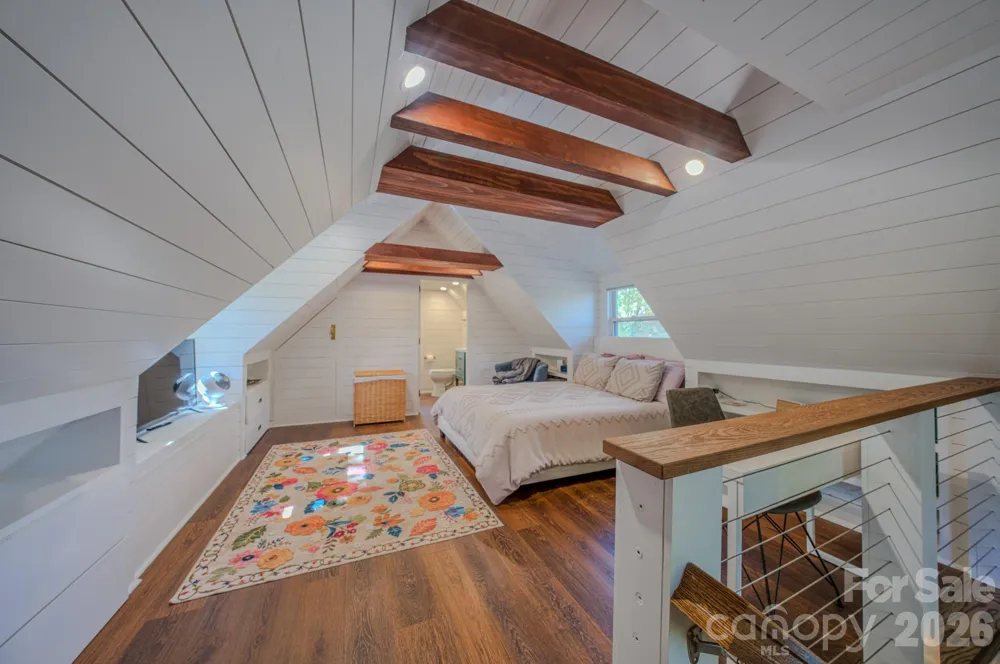 597 Tomahawk Avenue Black Mountain, NC 28711