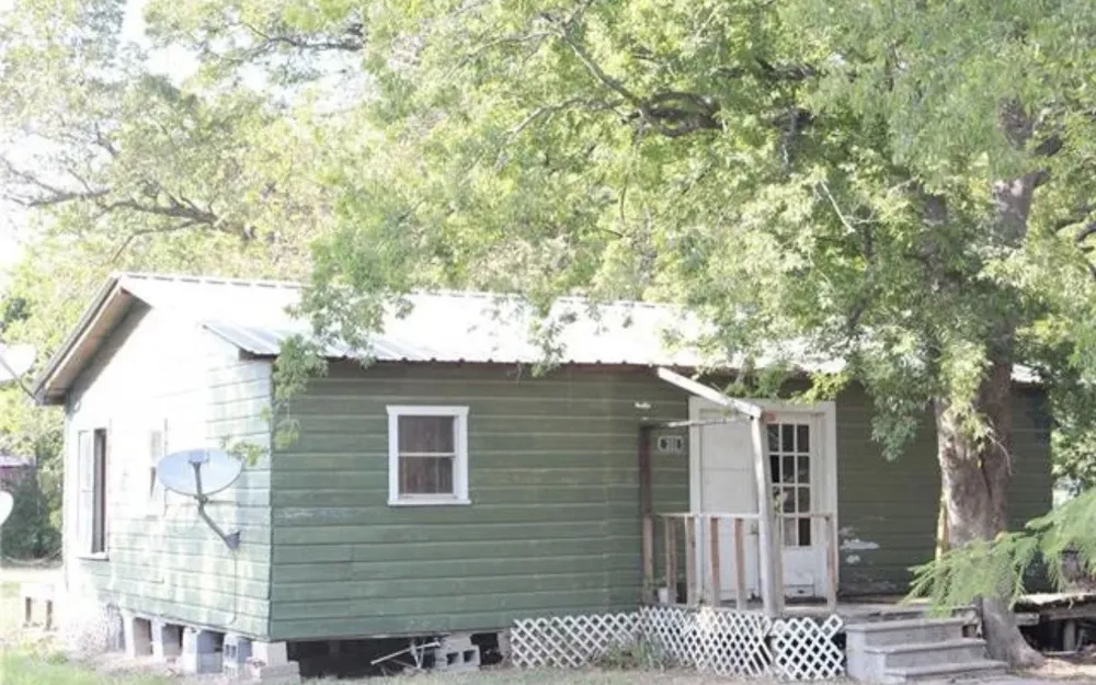 301 E Wood Street Streetman, TX 75859