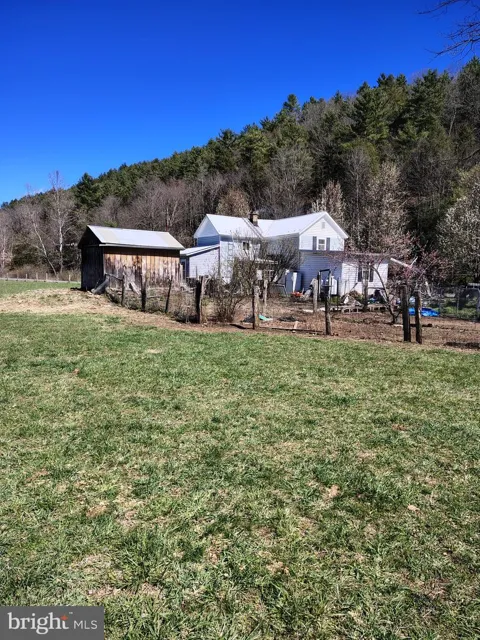 8124 THORN CREEK ROAD