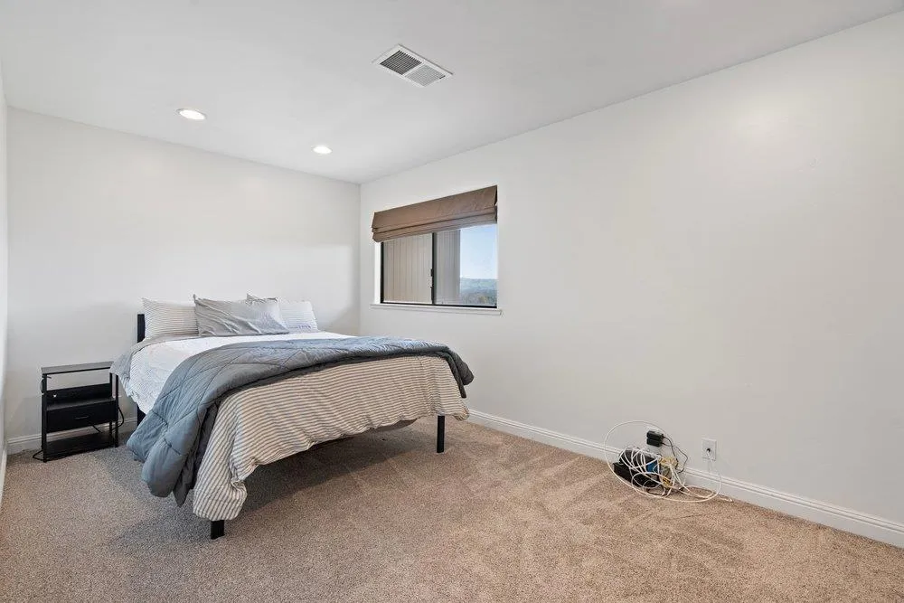 801 Nash Road #B10 Hollister, CA 95023