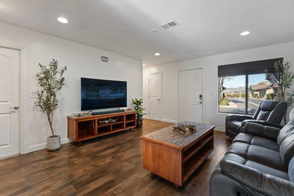 801 Nash Road #B10 Hollister, CA 95023