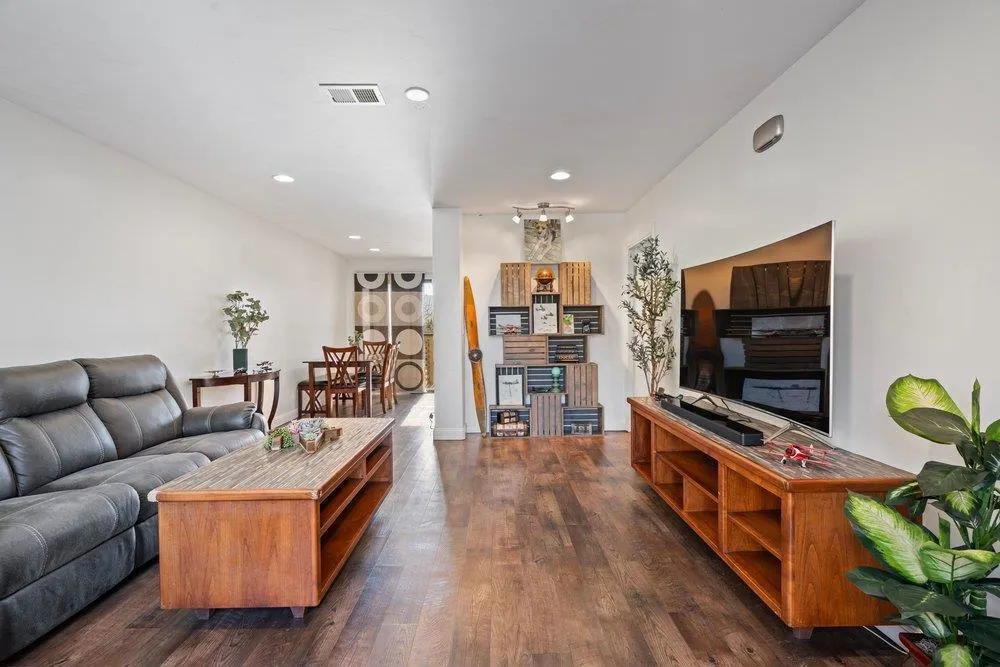 801 Nash Road #B10 Hollister, CA 95023
