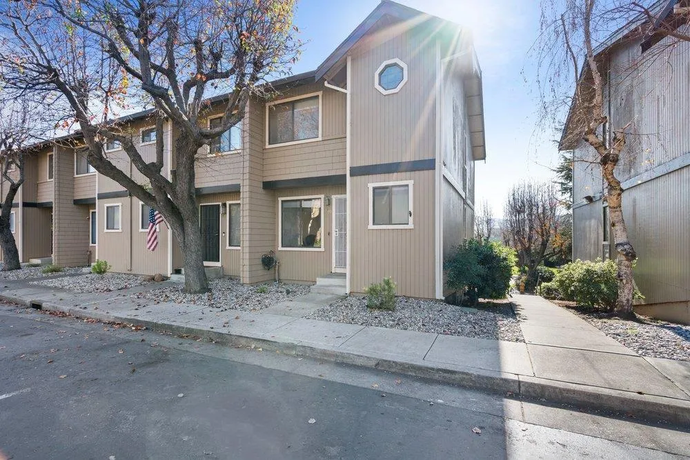801 Nash Road #B10 Hollister, CA 95023