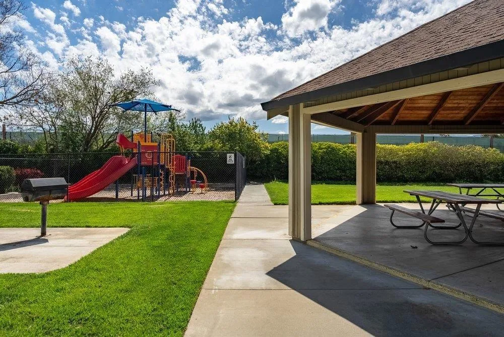 801 Nash Road #B10 Hollister, CA 95023