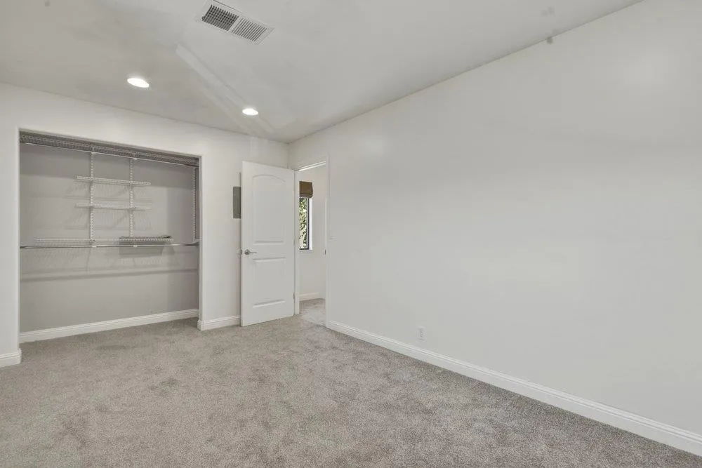 801 Nash Road #B10 Hollister, CA 95023